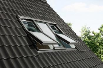 GGLS 3:1-ben napelemes tetőtéri ablak, fehér, 3-rtg hőszig. üveg 66x118cm