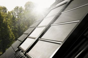 SSS napelemes hővédő fényzáró roló UK10/U10 méretű ablakra